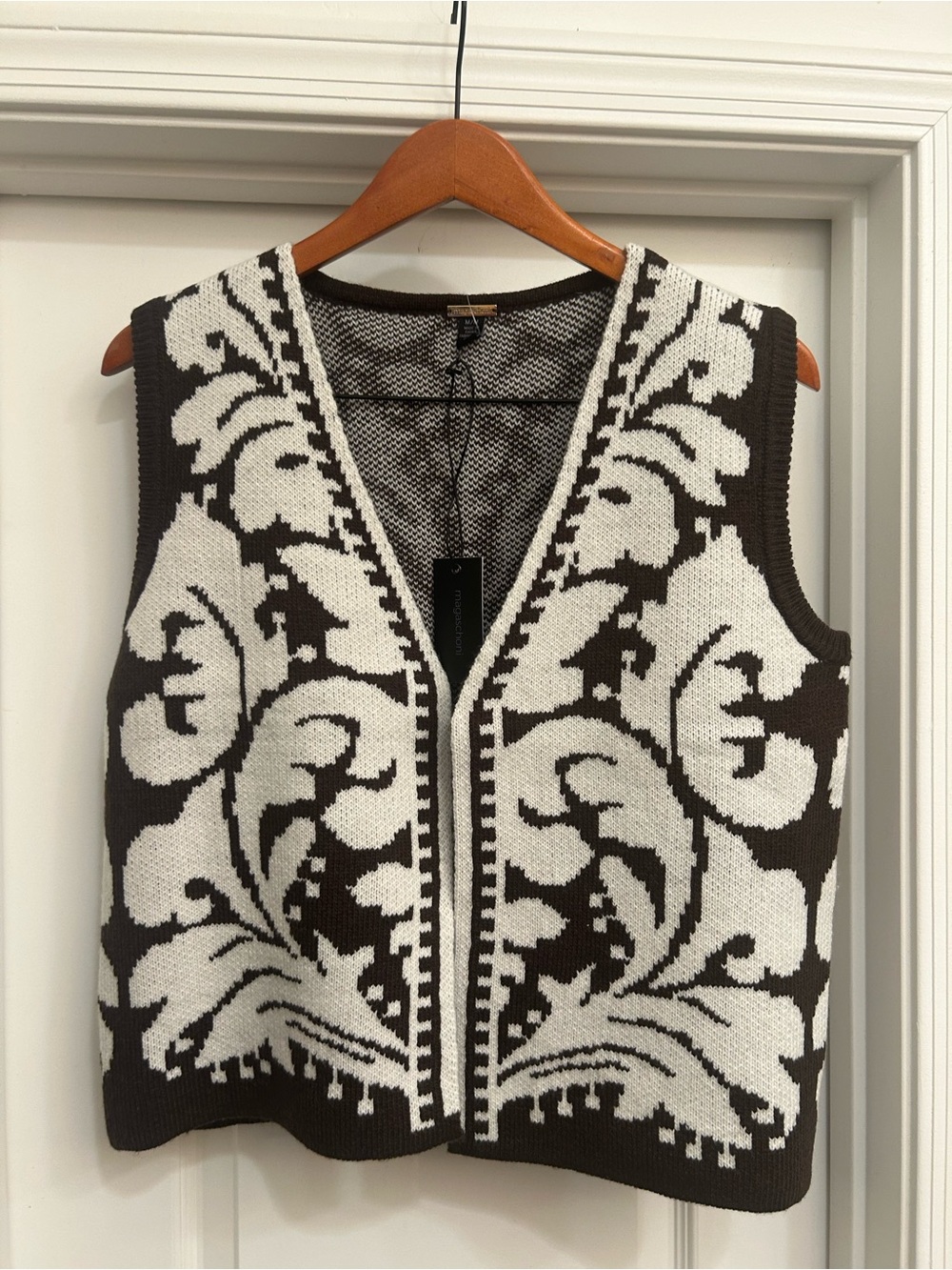 NWT Magaschoni Sleeveless Sweater Vest Size M